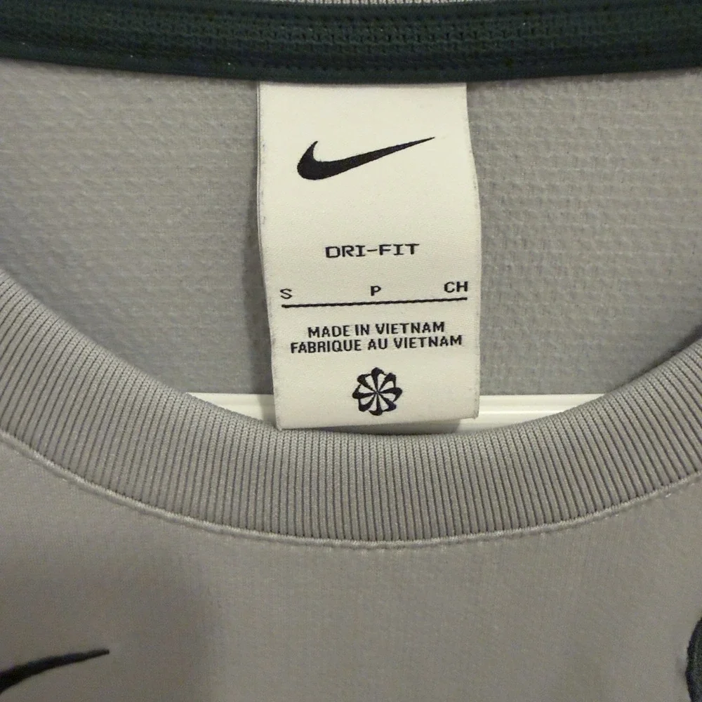 Nike Men's Gray Green Trim Michigan State Long Sleeve Shirt‎ Size Small Dri Fit